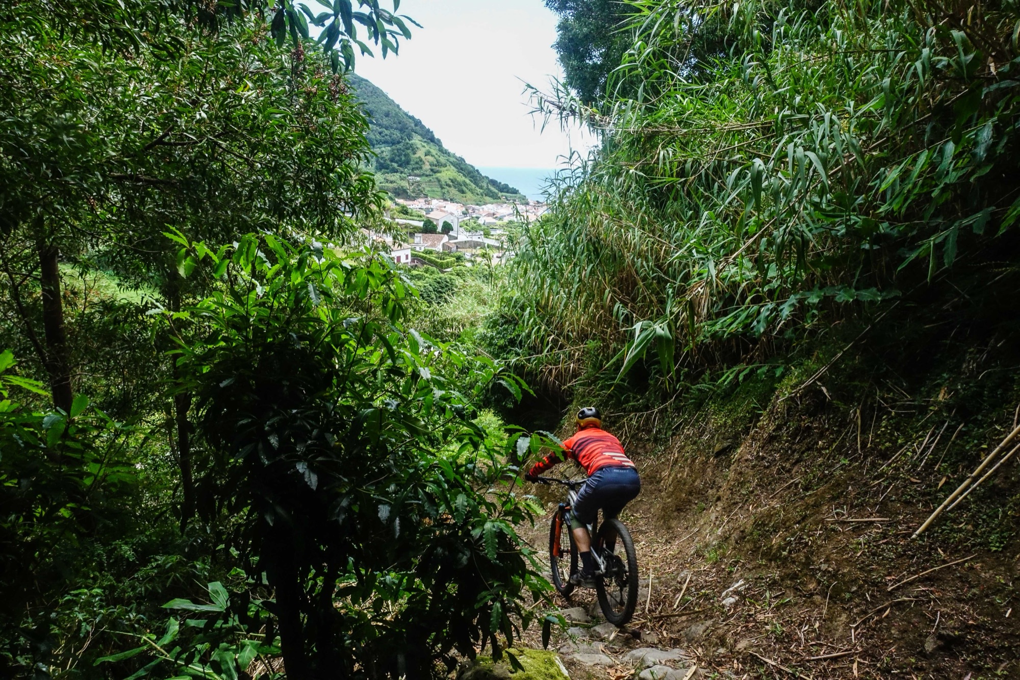 Enduro Paradise — on the trail