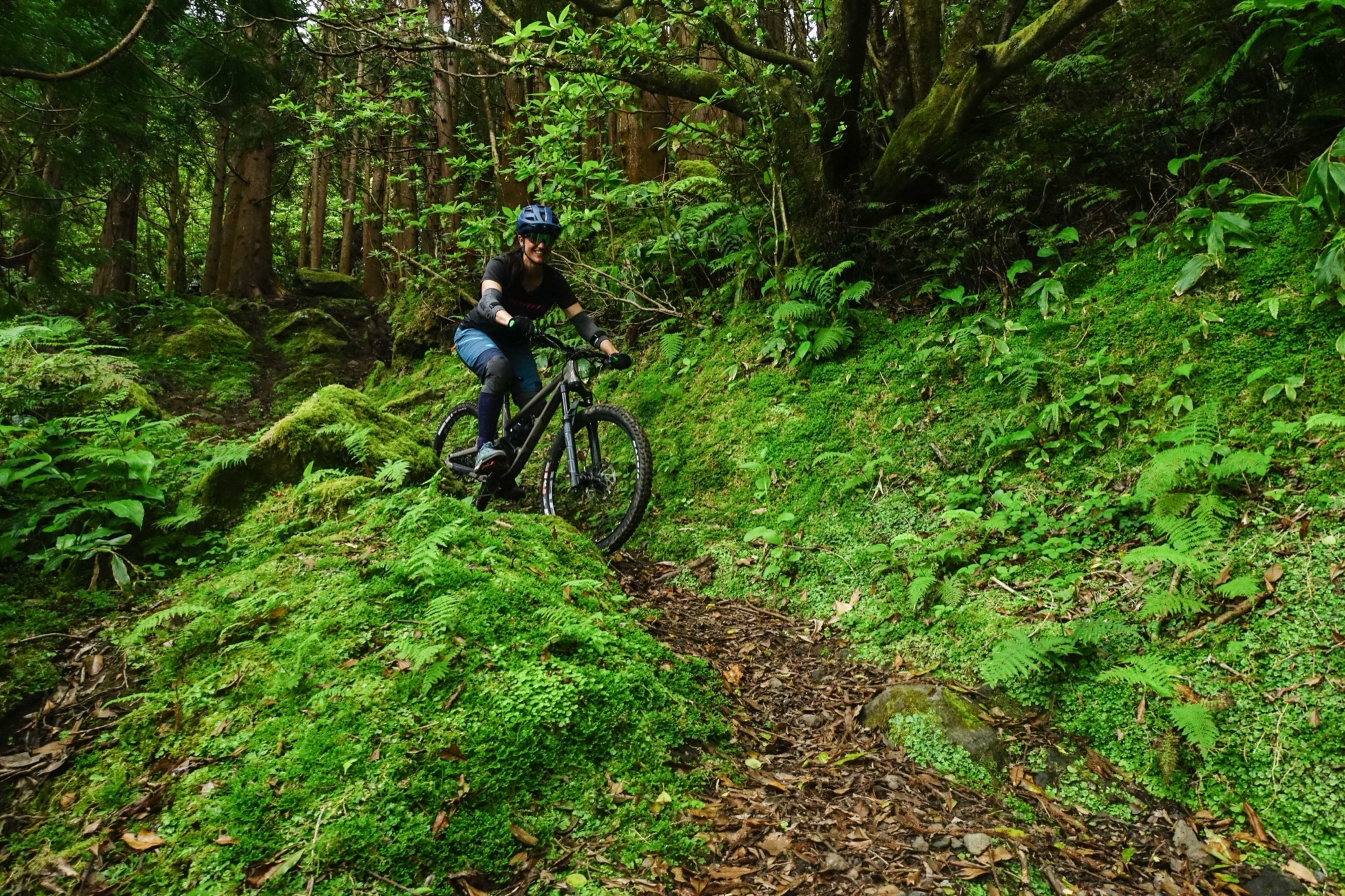Enduro Paradise — on the trail